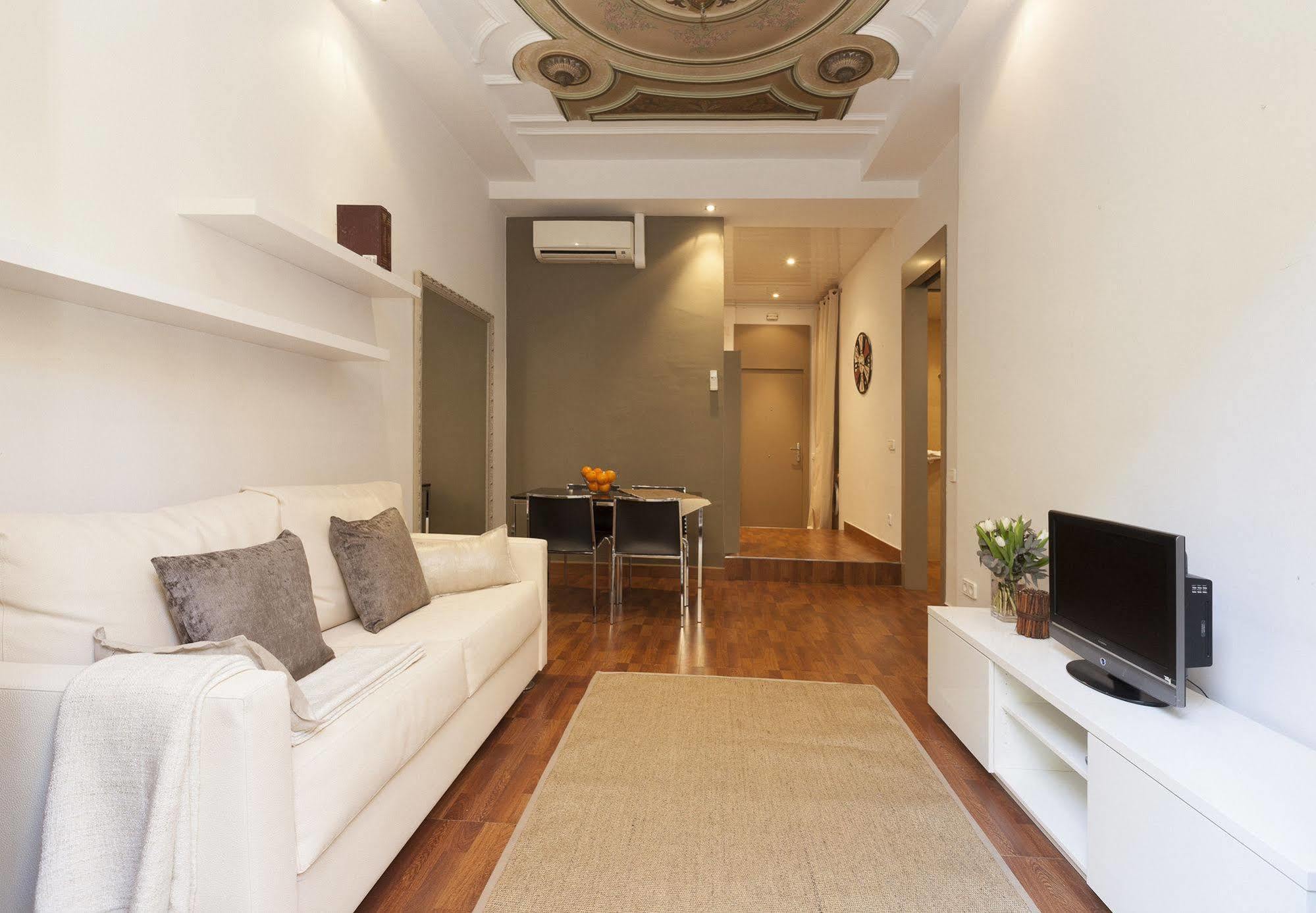 Easy Sleep Gaudi Terrace Apartment บาร์เซโลนา ภายนอก รูปภาพ