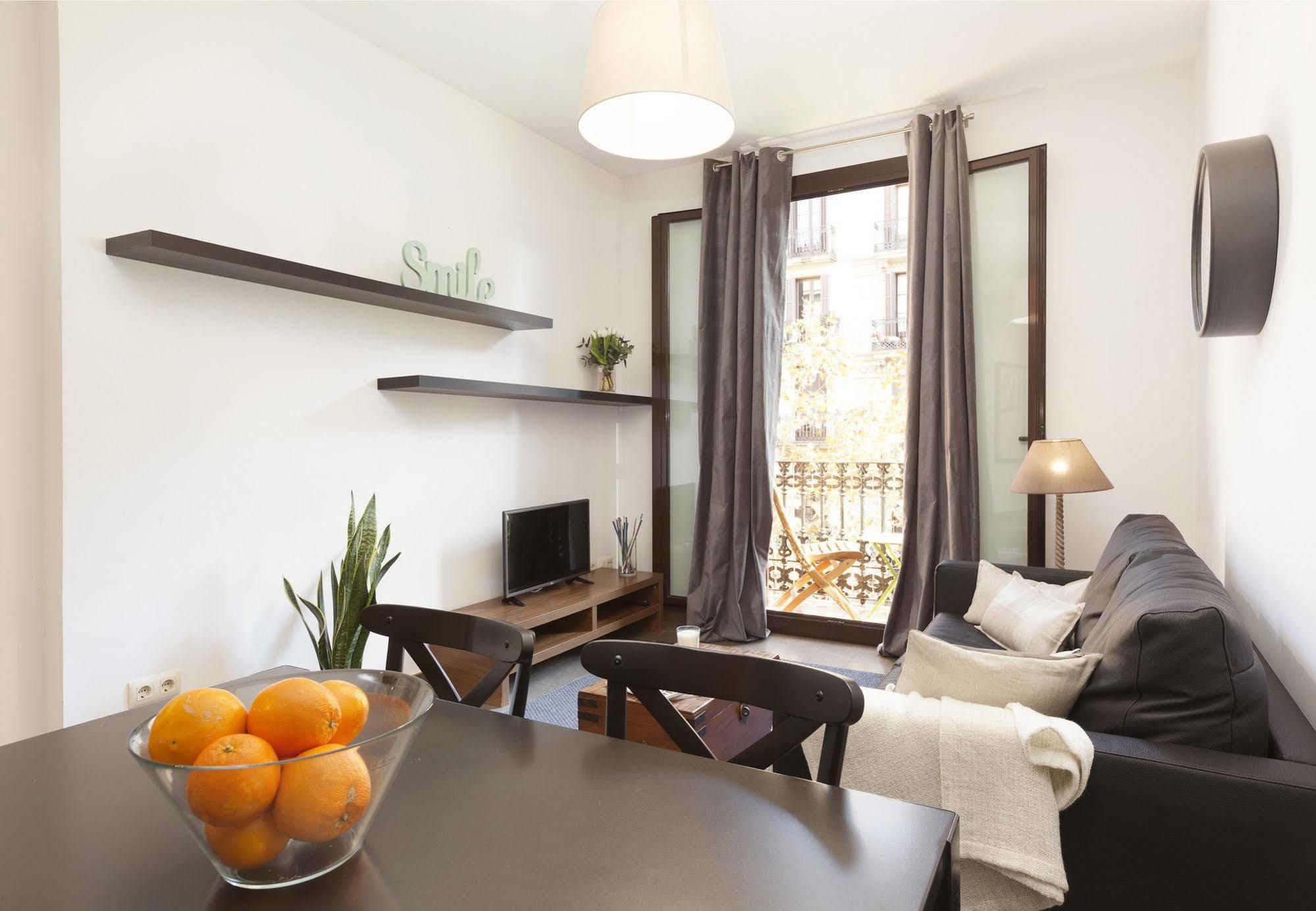 Easy Sleep Gaudi Terrace Apartment บาร์เซโลนา ภายนอก รูปภาพ