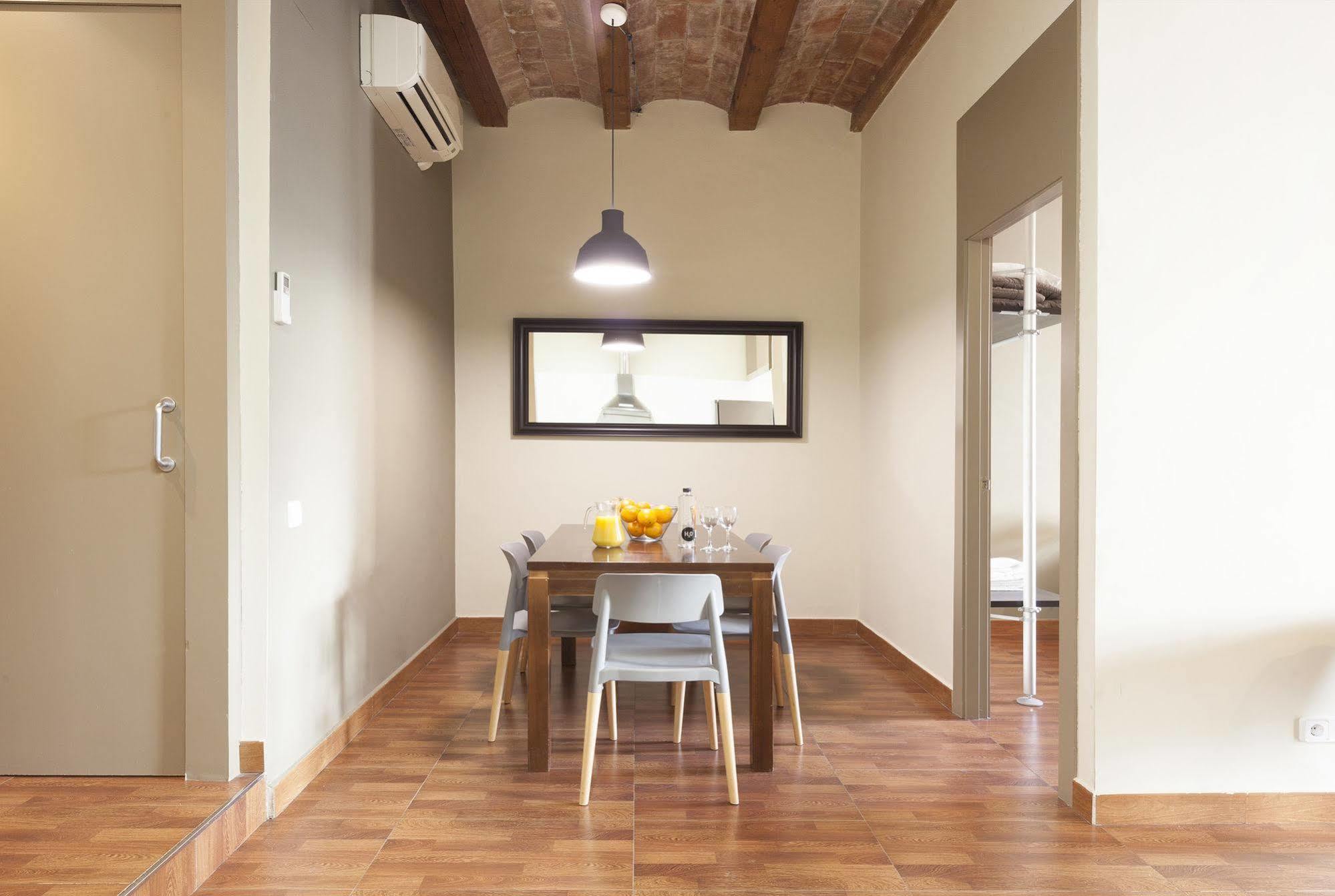 Easy Sleep Gaudi Terrace Apartment บาร์เซโลนา ภายนอก รูปภาพ