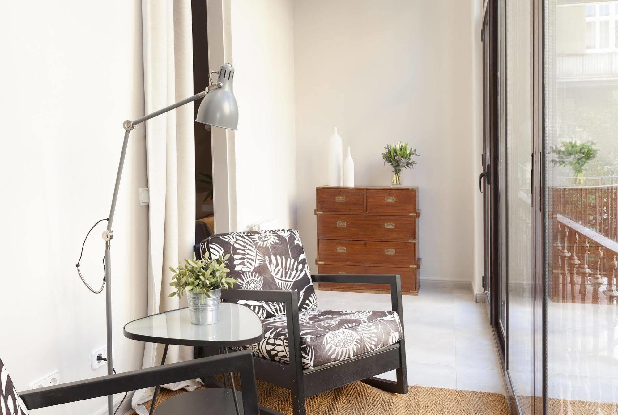 Easy Sleep Gaudi Terrace Apartment บาร์เซโลนา ภายนอก รูปภาพ
