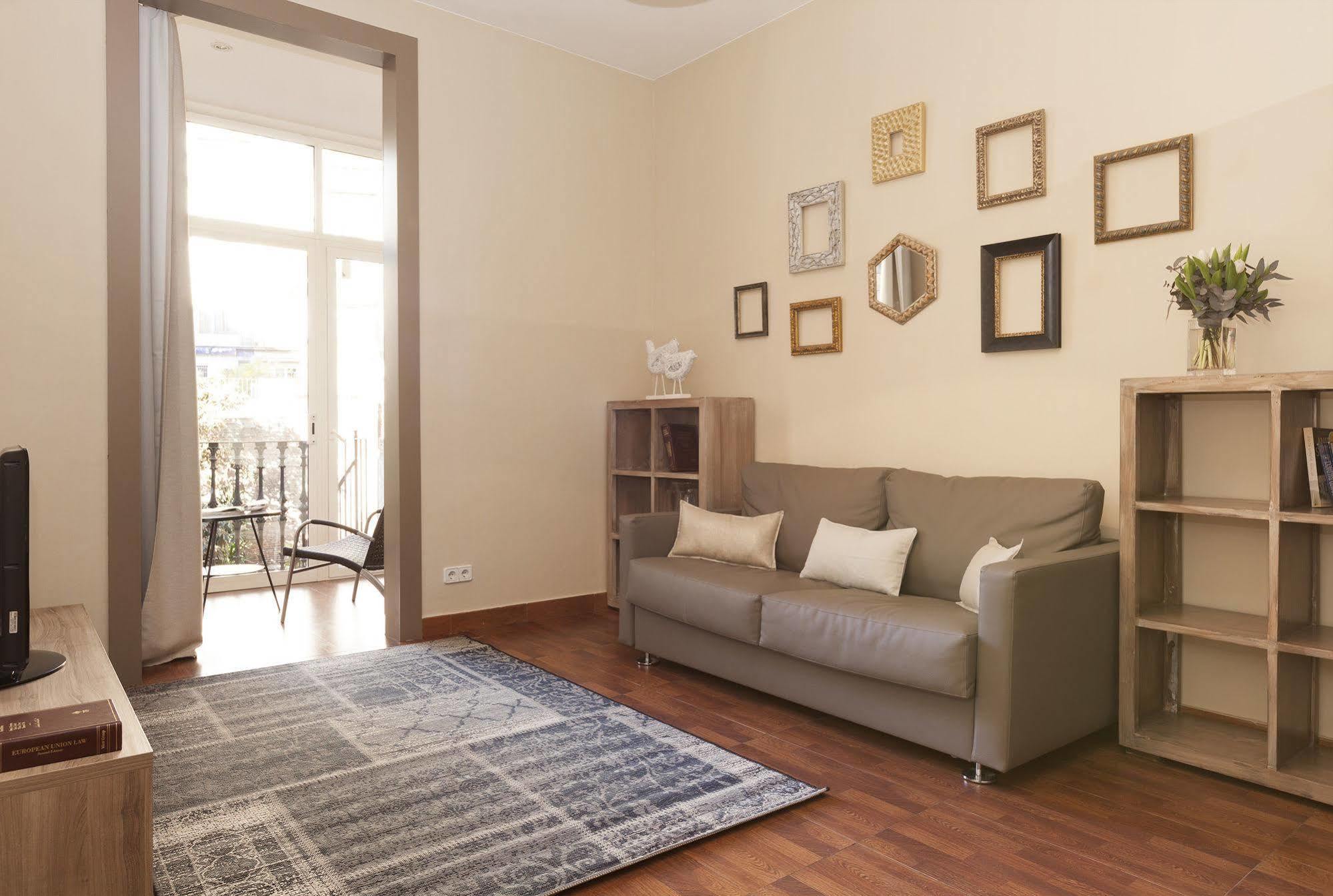 Easy Sleep Gaudi Terrace Apartment บาร์เซโลนา ภายนอก รูปภาพ