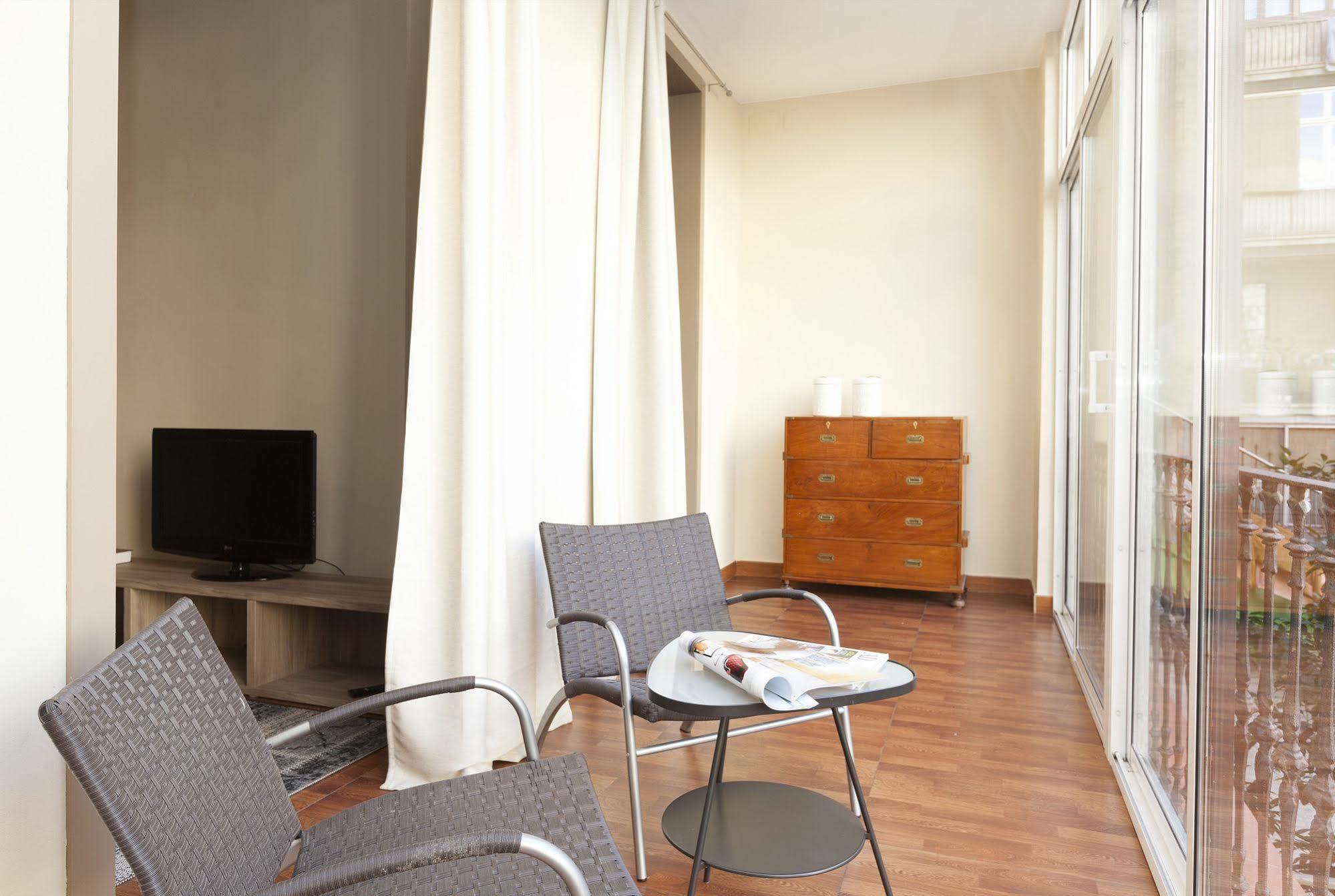 Easy Sleep Gaudi Terrace Apartment บาร์เซโลนา ภายนอก รูปภาพ