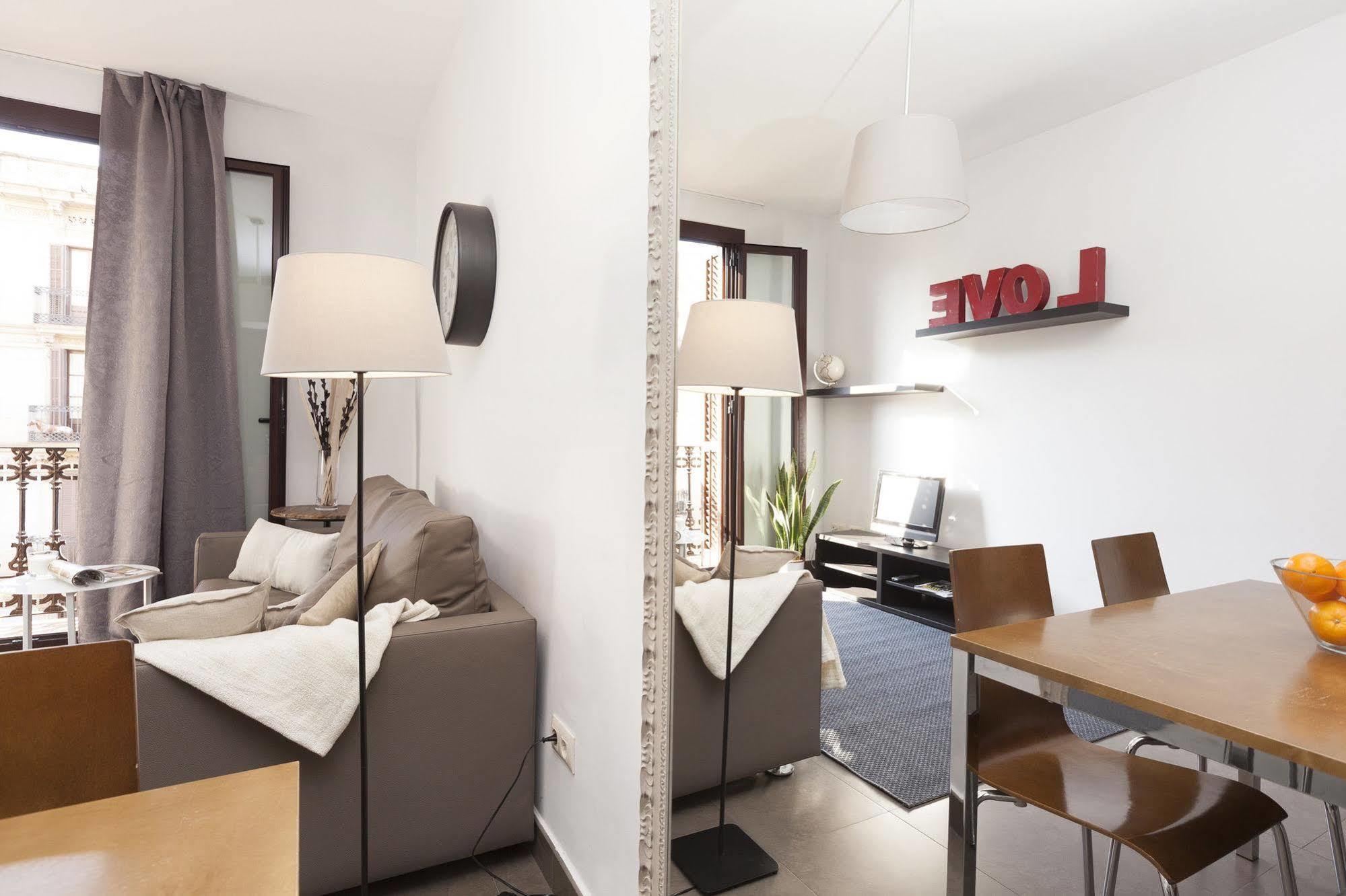 Easy Sleep Gaudi Terrace Apartment บาร์เซโลนา ภายนอก รูปภาพ