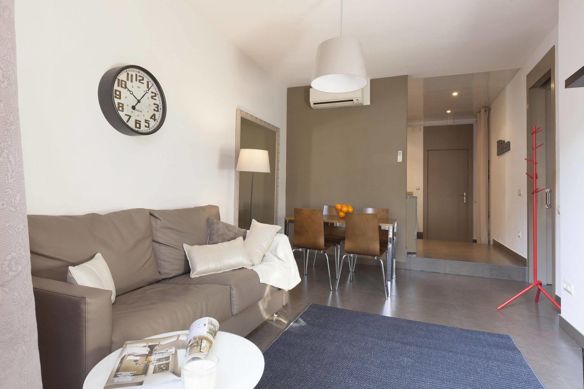 Easy Sleep Gaudi Terrace Apartment บาร์เซโลนา ภายนอก รูปภาพ