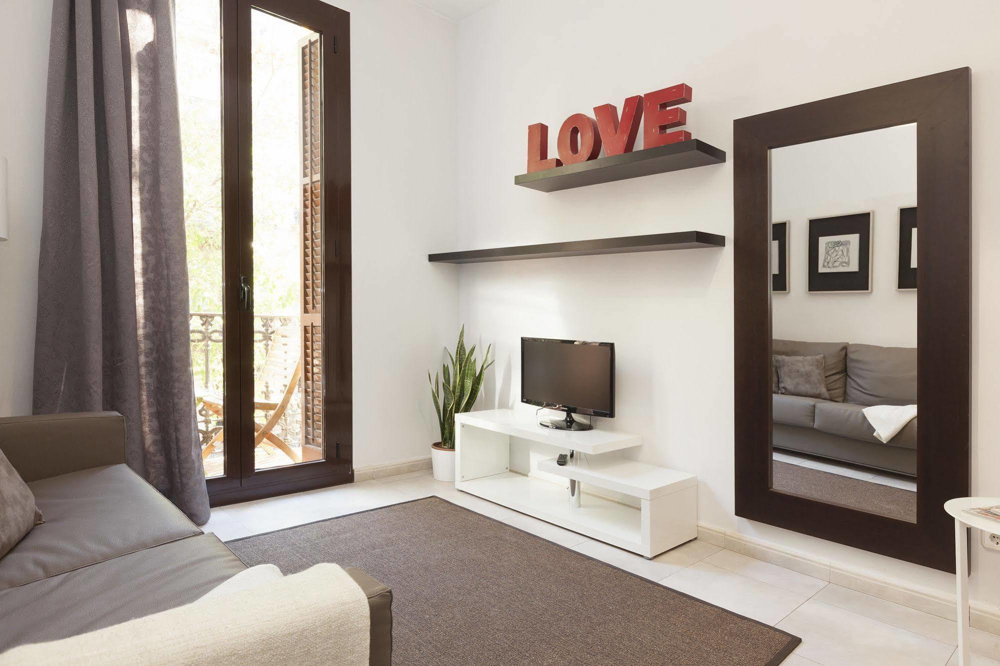 Easy Sleep Gaudi Terrace Apartment บาร์เซโลนา ภายนอก รูปภาพ