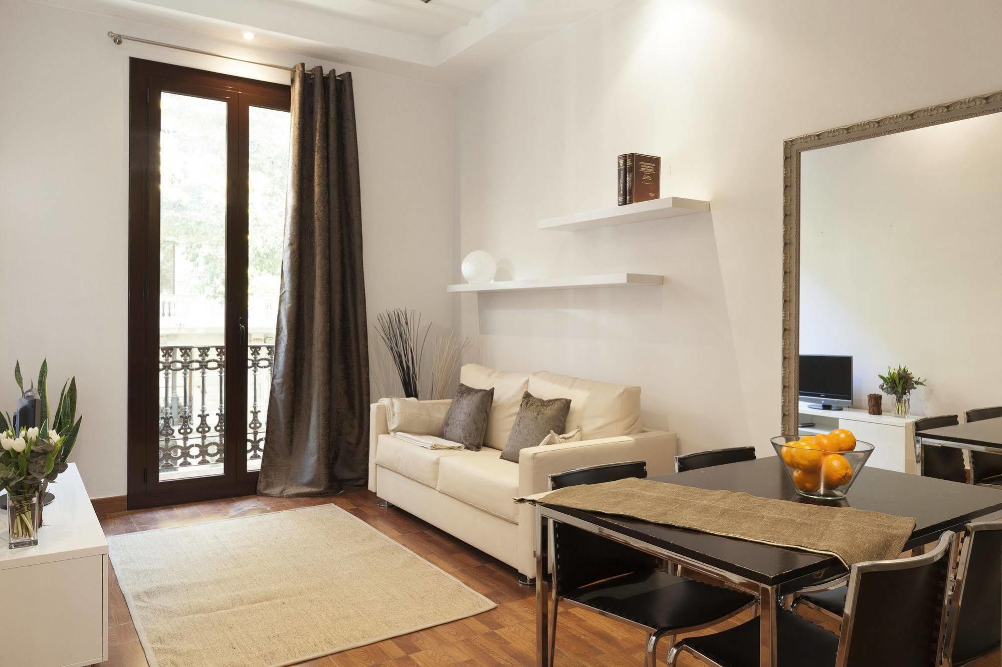 Easy Sleep Gaudi Terrace Apartment บาร์เซโลนา ภายนอก รูปภาพ