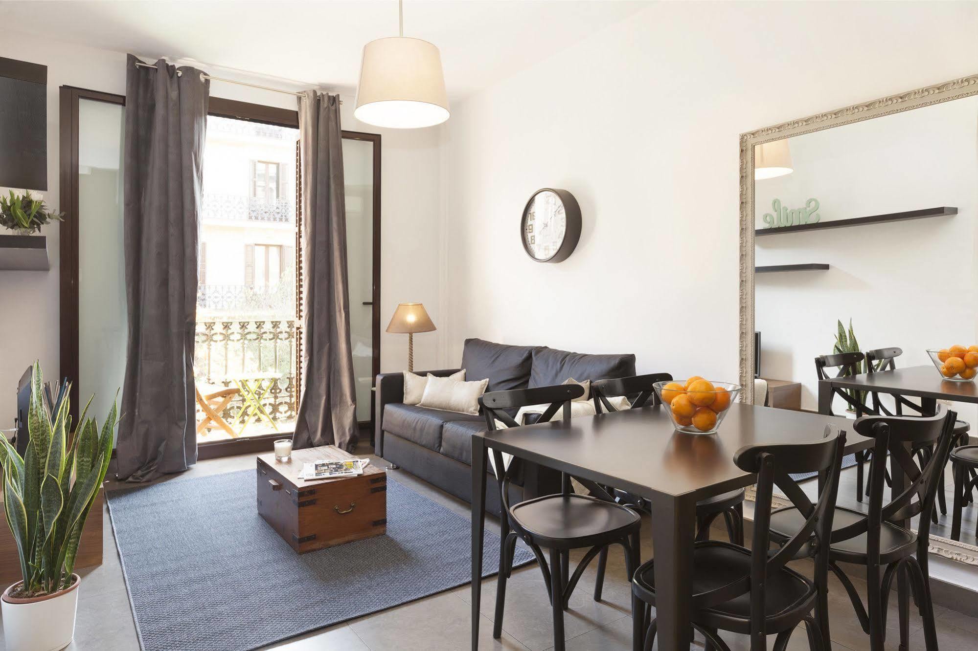 Easy Sleep Gaudi Terrace Apartment บาร์เซโลนา ภายนอก รูปภาพ
