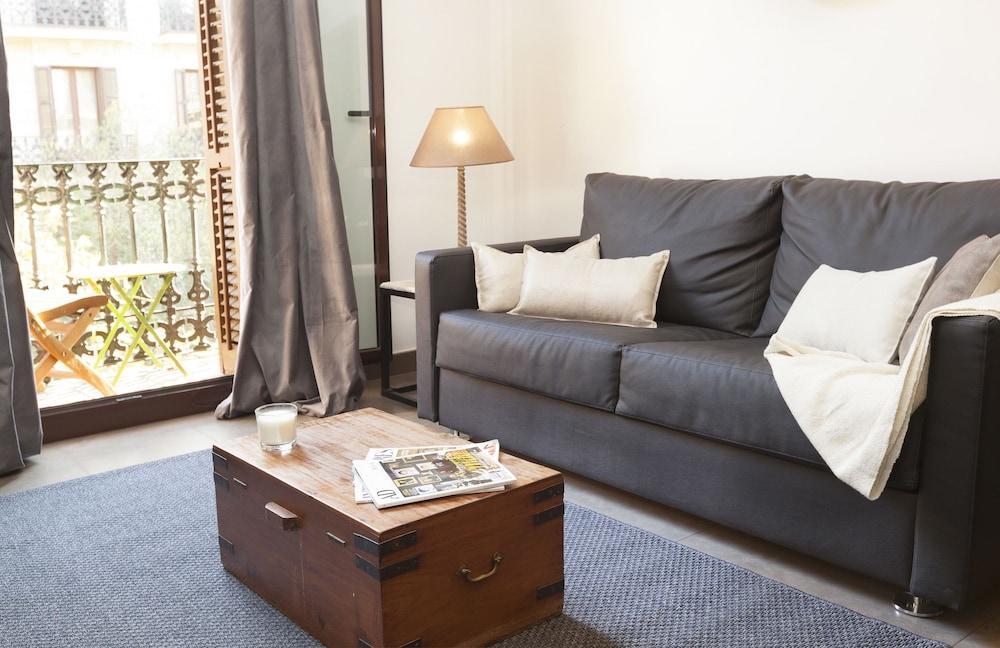 Easy Sleep Gaudi Terrace Apartment บาร์เซโลนา ภายนอก รูปภาพ