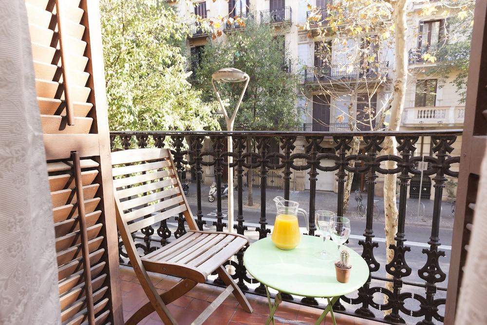 Easy Sleep Gaudi Terrace Apartment บาร์เซโลนา ภายนอก รูปภาพ